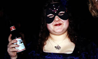 wazzup_sara2t.jpg (16177 bytes)